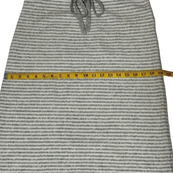 NWT J. Crew Striped Sweater Skirt in Soft Yarn Gray Ivory Size M - Picture 4 of 9